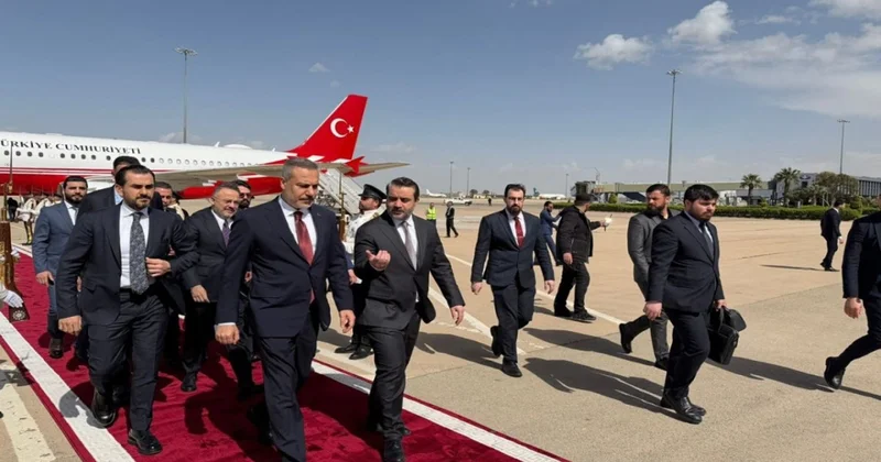 Hakan Fidan Suriyaya getdi Şaraa və Zelenski ilə görüşəcək