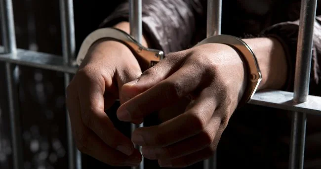 Kamorraya zərbə: Əfsanəvi mafiya bossu İtaliyada dörddə bir əsrdən çox axtarıldıqdan sonra tutuldu