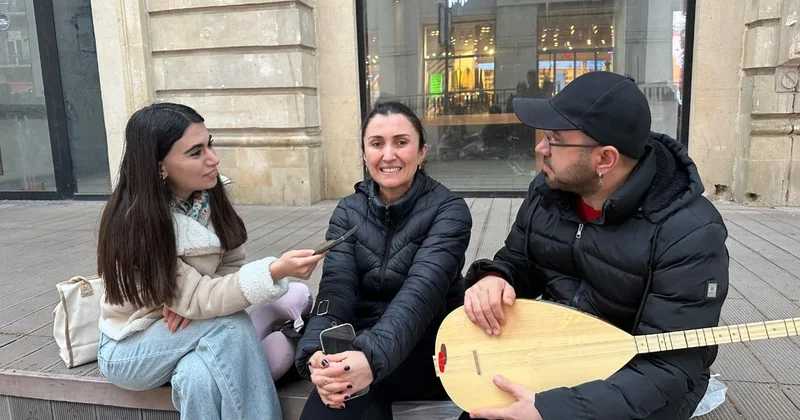 Bağlama səsi ilə dünyanı gəzən cütlük Bir birimizə aşiq olduğumuz kimi musiqiyə də aşiqik FOTO