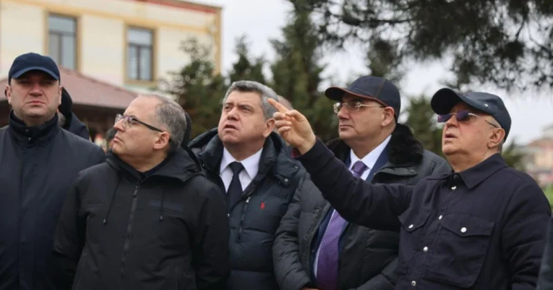 Кямаледдин Гейдаров в зоне оползня в Баку фото; видео