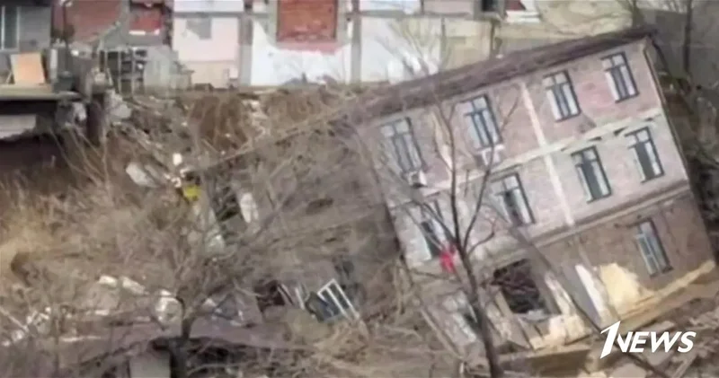 В Дагестане из за наводнения обрушился жилой дом