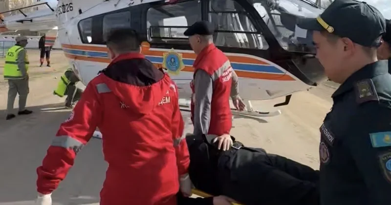 Автобус с 50 пассажирами опрокинулся в Казахстане: задействован вертолет