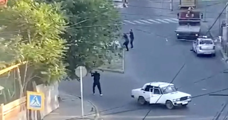 В Махачкале расстреляли сотрудников ГИБДД: один из нападавших ликвидирован ВИДЕО
