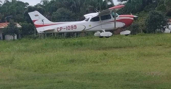 Helikopter qəzaya uğradı Sərnişinlər 36 saat timsah və ilan olan bataqlıqda qaldı