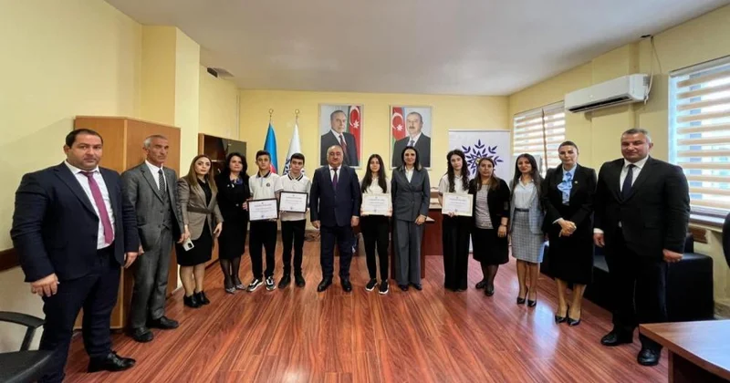 YAP Laçın rayon təşkilatı Ümummilli Lider Heydər Əliyevin anadan olmasının 102 ci ildönümü münasibətilə keçirilən müsabiqə qaliblərini mükafatlandırıb