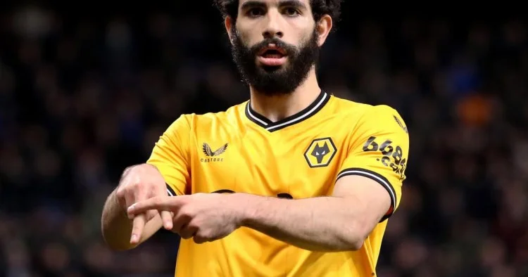 Mançester Yunayted əlcəzairli müdafiəçini transfer etmək istəyir