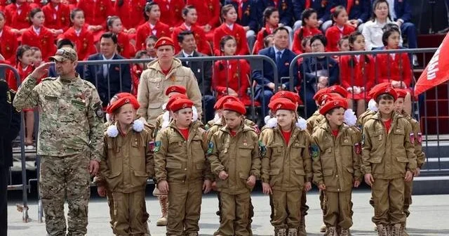 Алюминиевая миска и бессмертная ложь: 9 Мая в новой России АНАЛИТИКА