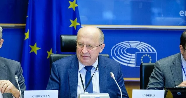 Еврокомиссар: ЕС удвоит помощь Украине, если Трамп не договорится с Путиным