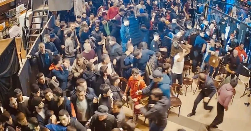 Rusiyada MMA turnirində kütləvi dava: Tamaşaçılar döyüşçülərə və təhlükəsizlik əməkdaşlarına qarşı