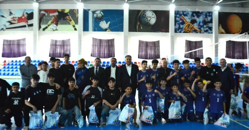 Ümummilli lider Heydər Əliyevin anadan olmasının 102 ci ildönümünə həsr olunmuş voleybol idman növü üzrə yarış baş tutub