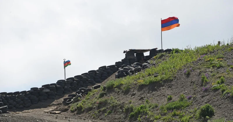 Грязные провокации армянских солдат на условной границе с Азербайджаном. 18+