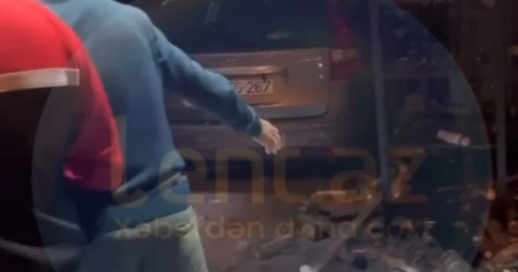 Bakıda maşın AZZA ya girdi VİDEO