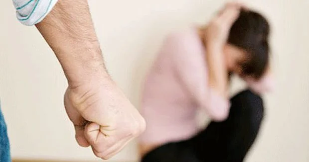 Qadın onu döyən ərini bağışladı, icraata xitam verildi