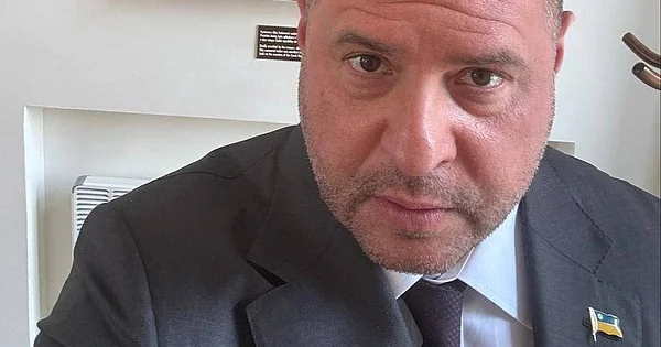 Baş Qərargah rəisi kostyum geyinib NATO ya yaxınlaşır..?