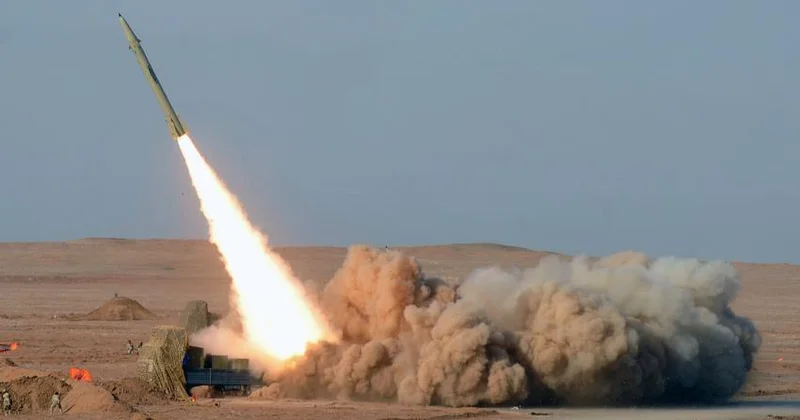 İran yeni ballistik raketi sınaqdan çıxardı
