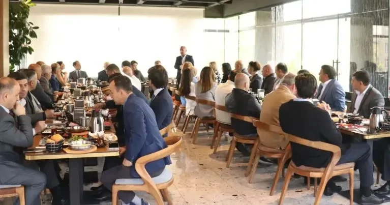 Mediatorlar klubu yenidən toplandı