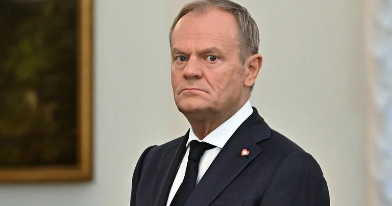 Donald Tusk səhnədən uzaqlaşdırıldı: Niderlandda gərgin anlar VİDEO