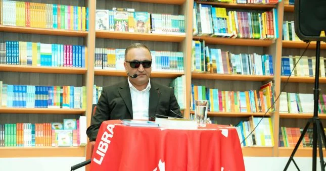 Zaur Bayramoğlunun Yalquzaq kitabının təqdimatı və imza mərasimi keçirilib FOTOLAR