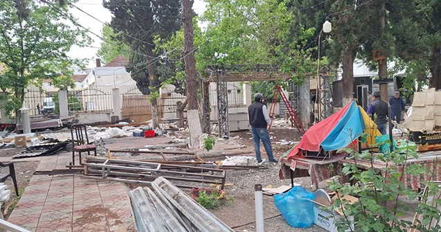 Gəncədə qanunsuz tikili söküldü Fotolar