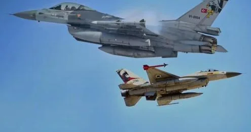 İsrail və Türkiyə qırıcıları qarşı qarşıya gəlib Türk “F 16” lar İsrail təyyarələrinin qarşısını kəsib