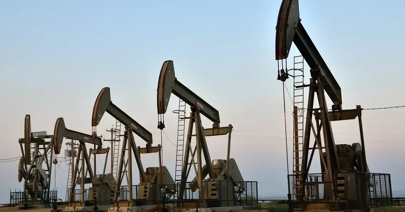 Нефтяные котировки обрушились до 7%