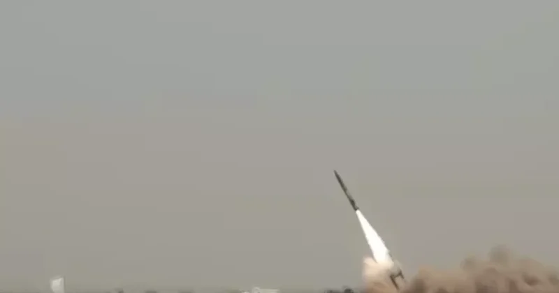 Пакистан запустил ракету класса земля земля Fatah ВИДЕО