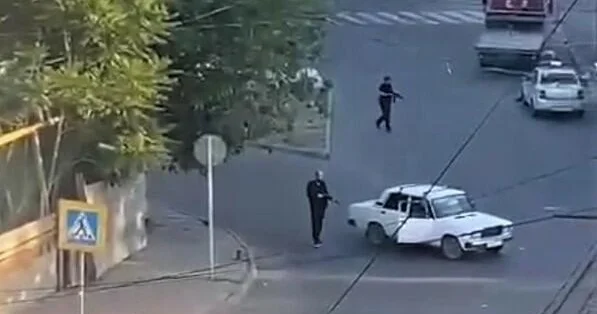 Mahaçqalada silahlı hücum: iki polis öldü, 5 yaralı