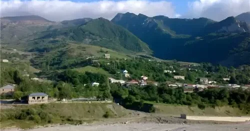 Azərbaycanın ən varlı kəndi: Burada pulun içində üzürdülər