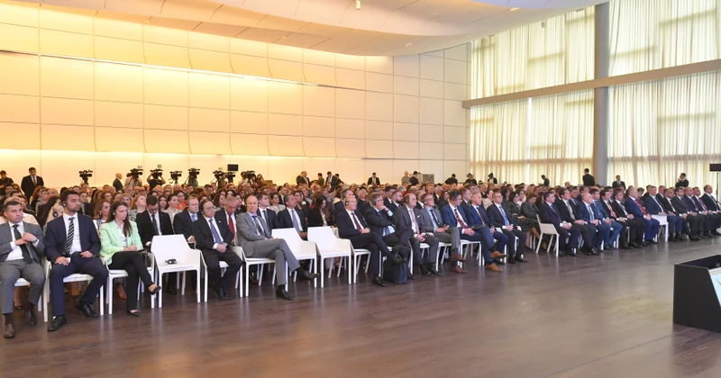 Azərbaycanda əczaçılıq sənayesinə həsr olunmuş ilk beynəlxalq tədbir keçirilibVİDEO