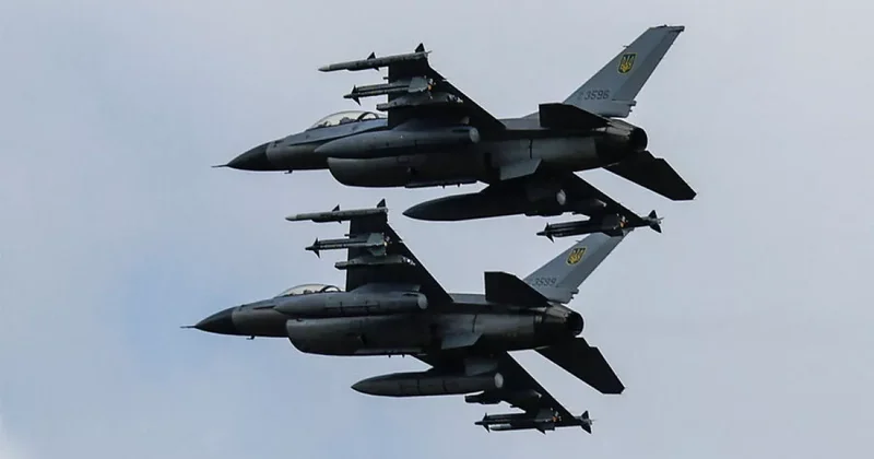 Чехия будет обучать украинских пилотов на истребителях F 16 и Gripen
