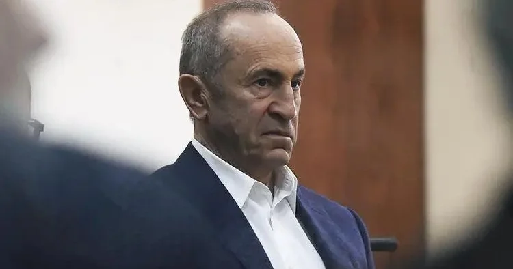 Robert Köçəryan rus casusu statusuna malikdir