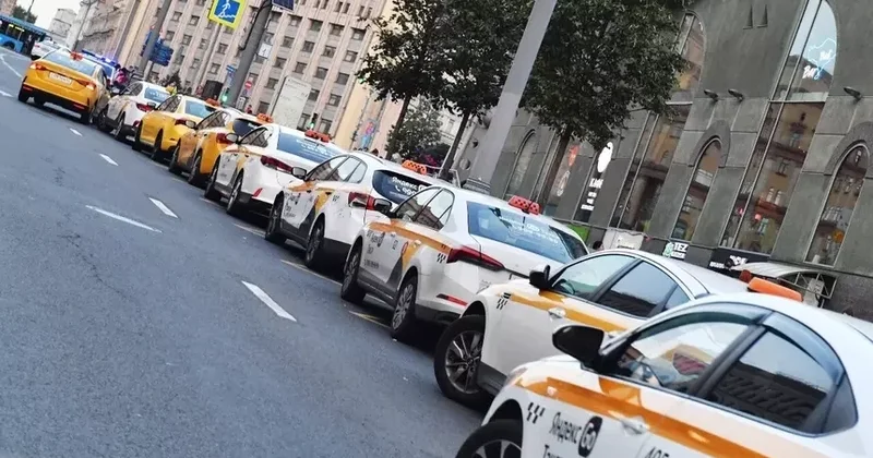 Таксисты в Москве остались без работы из за сбоя интернета