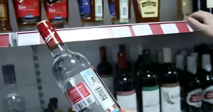 Bakıda marketlərdən külli miqdarda spirtli içkilər oğurlandı
