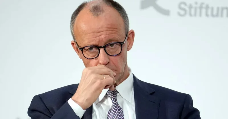Рейтинг Мерца резко упал Minval Politika