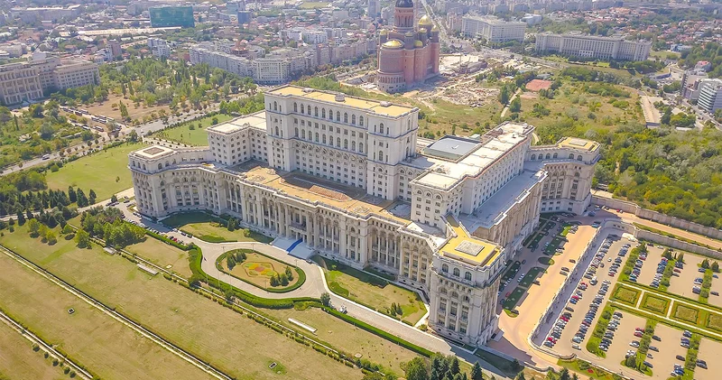 Румынский парламент вынес вотум недоверия правительству