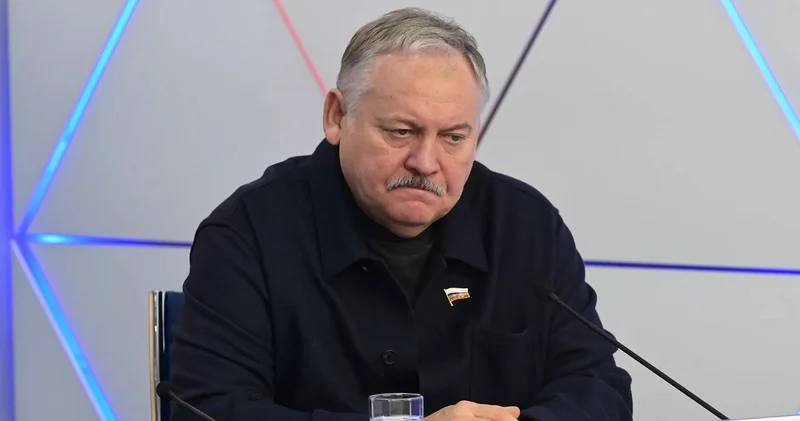 Красные линии , которых не видно