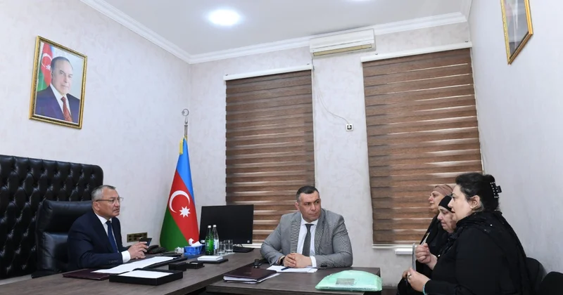 Komitə sədri vətəndaşların növbəti qəbulunu keçirdi FOTOLAR