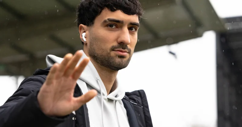 Mahir Emreli “Kayzerslautern”də niyə əsas heyətə düşə bilmir? “Görünən odur ki, baş məşqçinin onunla problemi var”