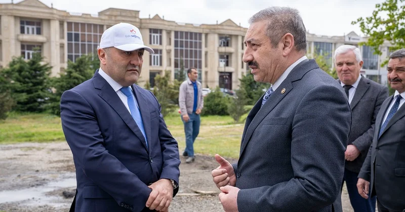 Bakı Sağlamlıq Mərkəzinin kollektivi ağacəkmə aksiyasında FOTO