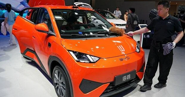Главный конкурент Tesla столкнулся с падением продаж электрокаров