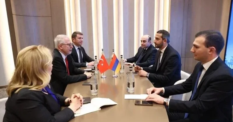 Türkiyə və Ermənistan nümayəndələri dəmir yolu əlaqələrini müzakirə ediblər