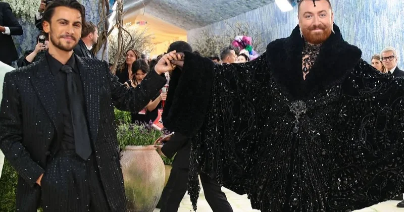 Sem Smit sevgilisi ilə “Met Gala”da