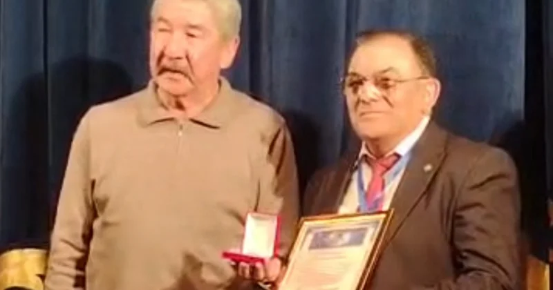 Professor İsrafil İsrafilov Çingiz Aytmatov mükafatına layiq görülüb