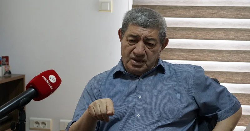 Bəzi yazıçılarımız ki şəkilçisi ilə bağlayıcısını ayıra bilməyəcək Nizami Cəfərov