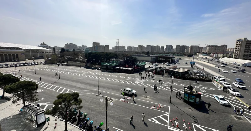 Ошибки очевидны, а виновных нет. Как Агентство автодорог загнало Баку в транспортный тупик
