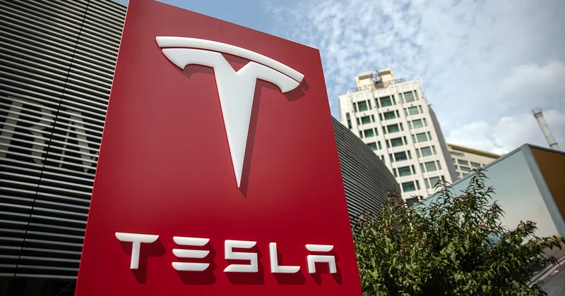 Акции Tesla теряют в цене