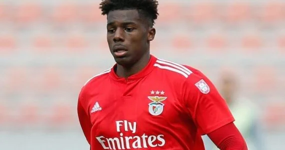 Latsio İngiltərə klubunun futbolçusunu transfer etdi