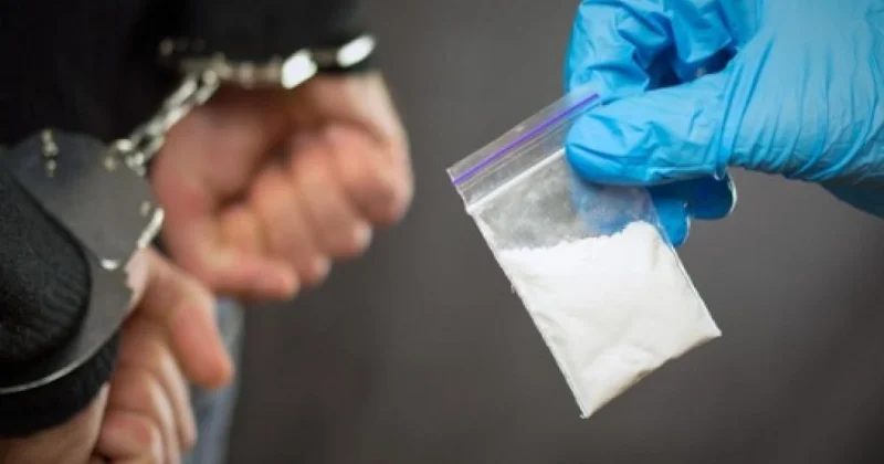 Keçmiş məhkumdan 2 kiloqram heroin götürüldü