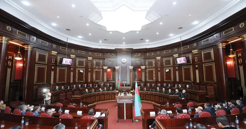 Yeni hakimlər Ali Məhkəmədə and içdilər FOTOLAR