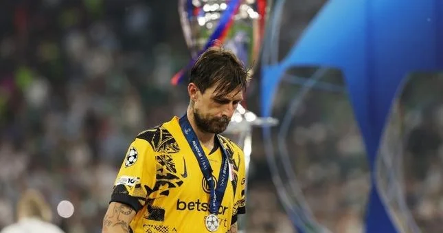İnter in 37 yaşlı futbolçusu Real a keçir